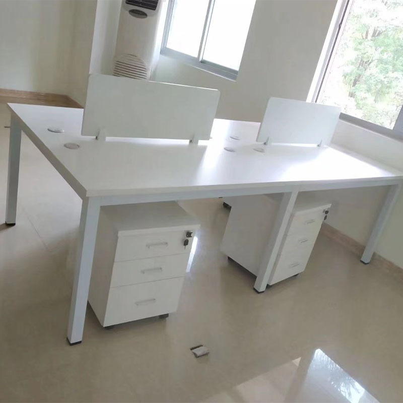 辦公桌屏風(fēng)卡位組合電腦桌椅廈門家具現(xiàn)代隔斷鋼架工位職員桌