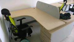 因搬遷出售辦公桌椅兩套,一套600,一套包含2人辦公桌和椅子-廈門思明蓮前西路辦公桌