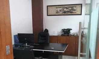 華邦國際東廈120平辦公室出租 附辦公桌椅與隔斷，拎包即用
